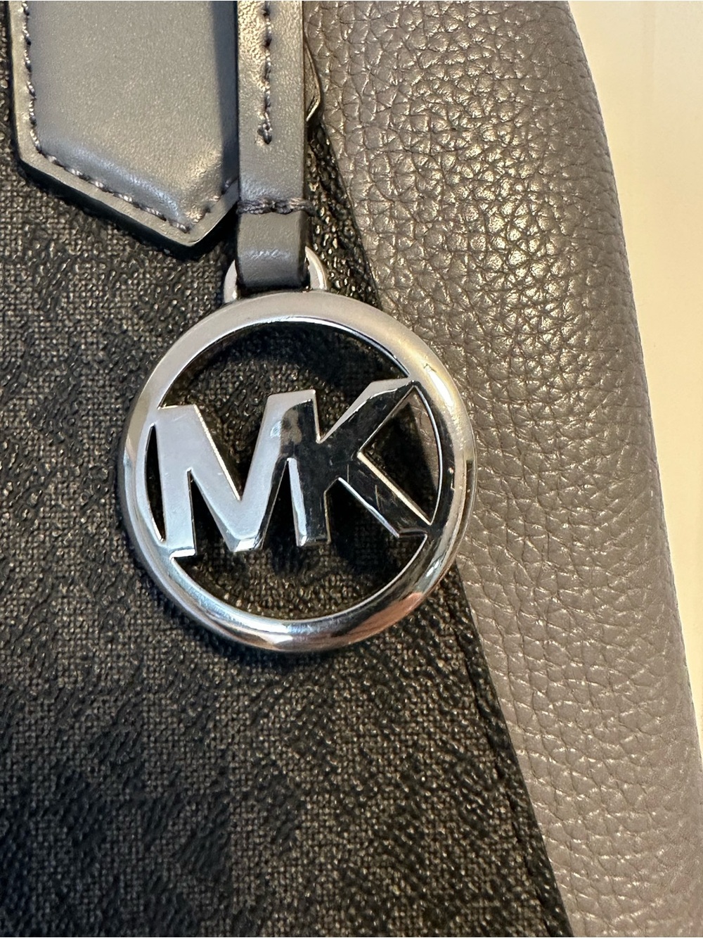 Michael Kors Kimberly Large East West Satchel - Picture 4 of 6